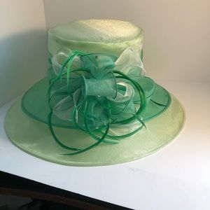 A Elegant  Green On Green  Hat Match Purse